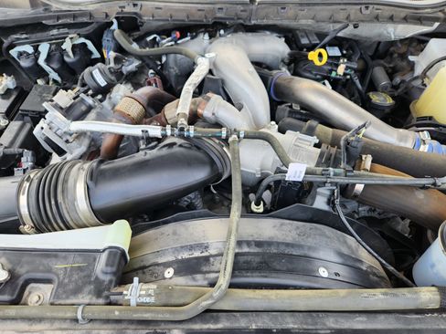 Used 2022 Ford F350 Platinum AWD/4WD image 32