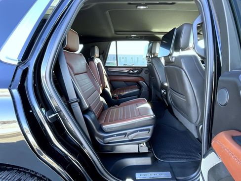 Used 2023 GMC Yukon Denali Ultimate image 19