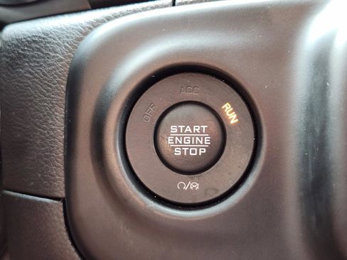 Used 2022 Jeep Wrangler Unlimited Sahara w/ Cold Weather Group AWD/4WD image 14