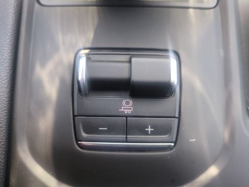 Used 2025 GMC Sierra 1500 AT4 w/ AT4 Premium Package AWD/4WD image 27