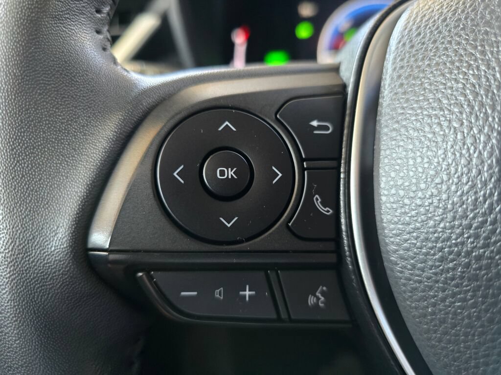 Used 2025 Toyota Corolla SE w/ SE Premium Package FWD image 28