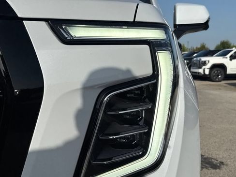 New 2026 GMC Yukon Denali Ultimate AWD/4WD image 11