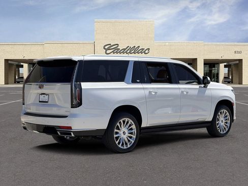 Used 2022 Cadillac Escalade ESV Premium Luxury w/ Performance Package AWD/4WD image 37