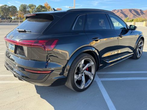 Used 2024 Audi Q8 e-tron Prestige w/ Prestige Package image 5