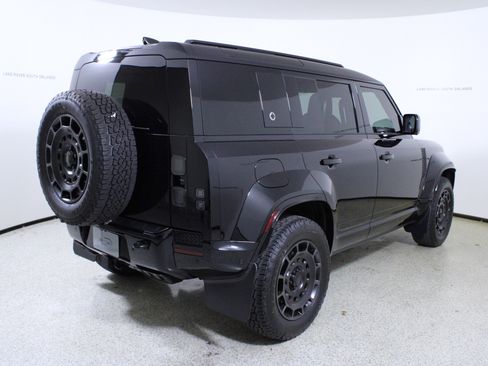 New 2026 Land Rover Defender 110 OCTA AWD/4WD image 7