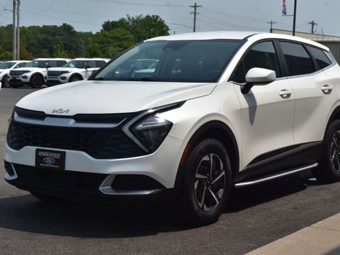 Used 2023 Kia Sportage LX AWD/4WD image 15