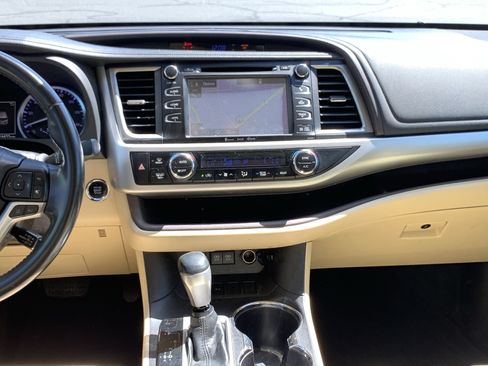 Used 2018 Toyota Highlander XLE FWD image 31