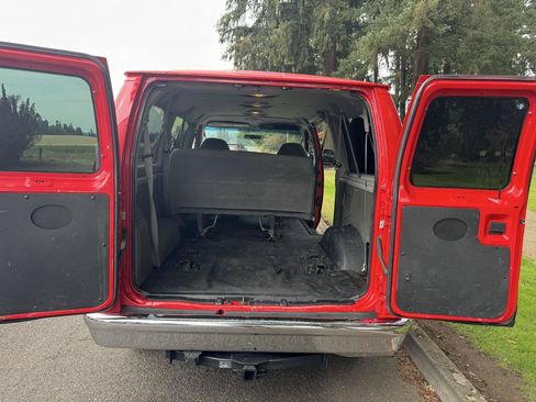 Used 2006 Ford E-350 and Econoline 350 XLT RWD image 32