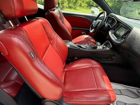 Used 2015 Dodge Challenger SXT Plus RWD image 14
