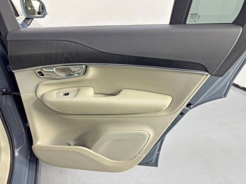 Used 2020 Volvo XC90 T6 Momentum image 45