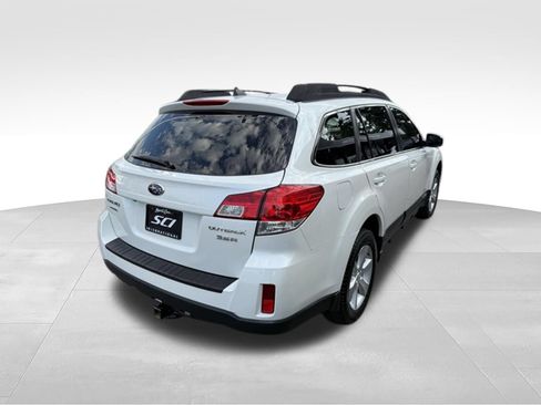 Used 2013 Subaru Outback 3.6R Limited AWD/4WD image 4