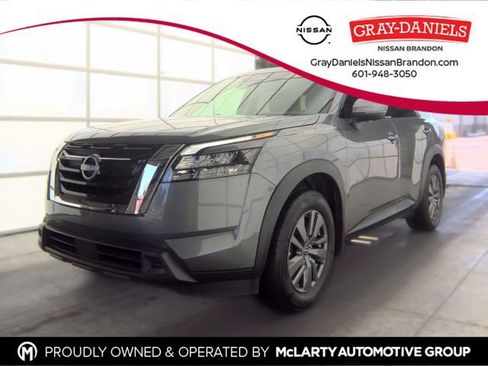 Certified 2025 Nissan Pathfinder SV w/ SV Premium Package FWD image 1