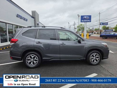 Used 2020 Subaru Forester Premium AWD/4WD image 8
