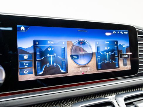 Used 2024 Mercedes-Benz GLS 63 AMG 4MATIC image 77