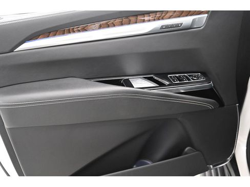 Used 2025 Cadillac Escalade Sport Platinum image 35