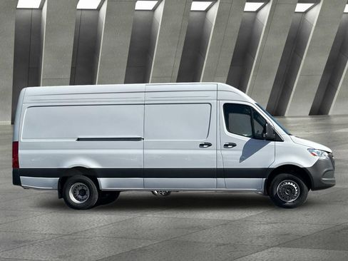 Used 2026 Mercedes-Benz Sprinter 3500 image 3