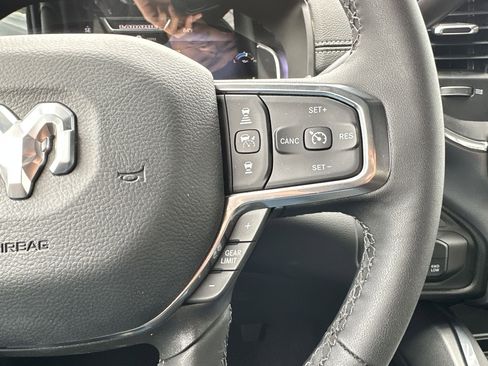 Used 2025 RAM 2500 Laramie AWD/4WD image 18