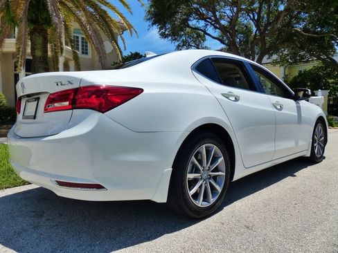 Used 2018 Acura TLX w/ Technology Package FWD image 9