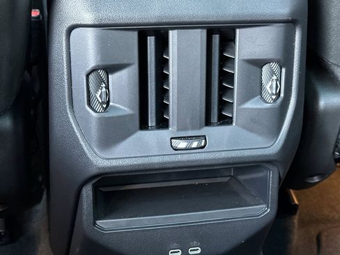 Used 2025 BMW X3 xDrive30i w/ Premium Package image 16