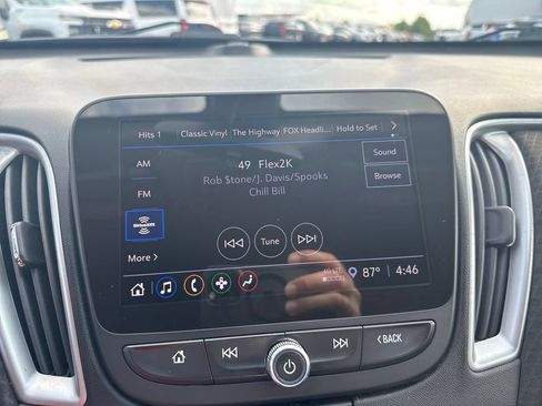 Used 2022 Chevrolet Malibu LT FWD image 29