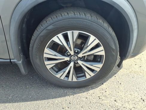 Used 2021 Nissan Rogue SV image 9