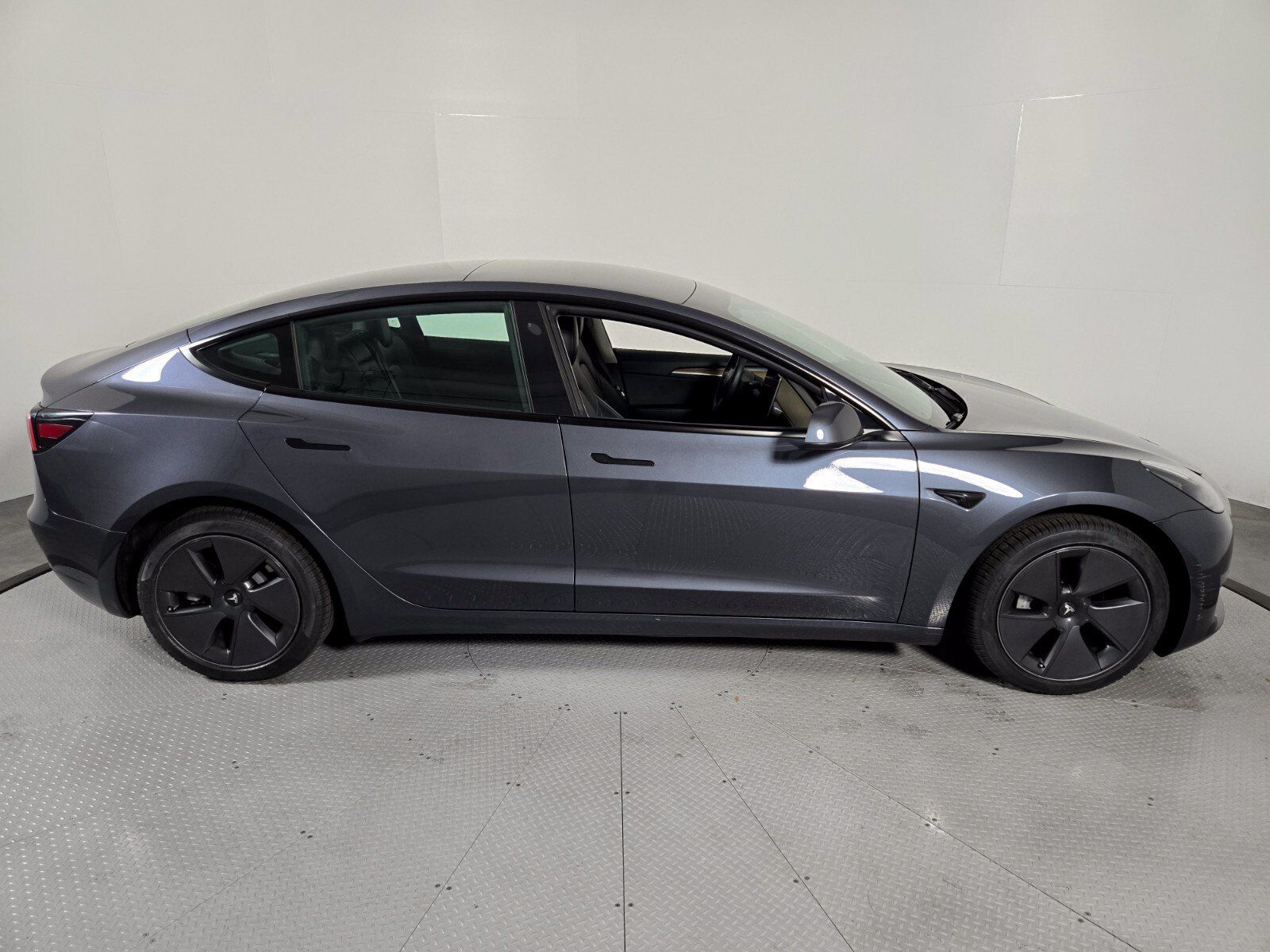 Used 2023 Tesla Model 3 Standard Range RWD image 6