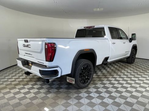 New 2026 GMC Sierra 2500 Denali Ultimate AWD/4WD image 13