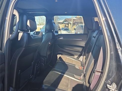 Used 2019 Jeep Grand Cherokee Altitude image 32