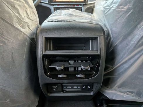 New 2026 Jeep Grand Cherokee Limited AWD/4WD image 14