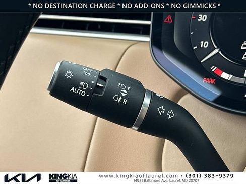 Used 2024 Land Rover Range Rover Long Wheelbase SE AWD/4WD image 11