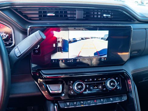 Used 2024 GMC Sierra 2500 AT4 image 16