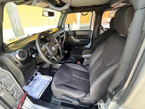 Used 2013 Jeep Wrangler Sport AWD/4WD image 9