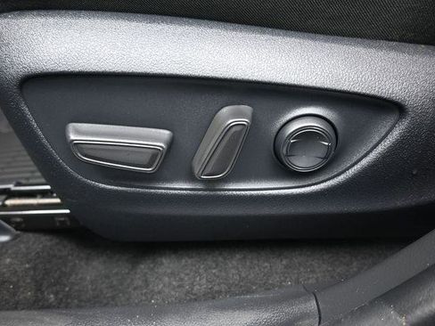 Certified 2025 Toyota RAV4 XLE AWD/4WD image 33