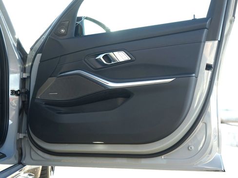 Used 2022 BMW M3 Competition w/ Premium Package image 35