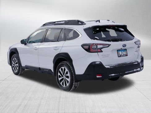Used 2025 Subaru Outback Premium image 5