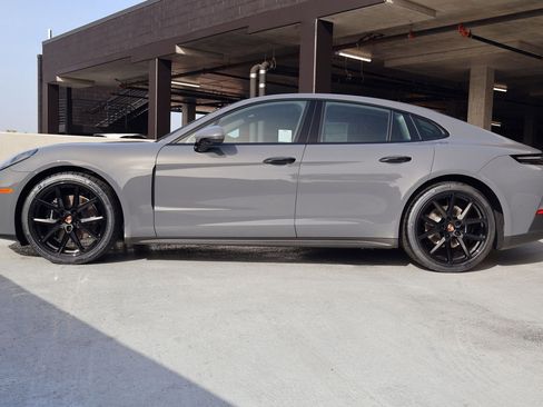 New 2026 Porsche Panamera image 2