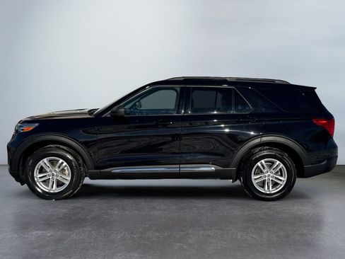 Used 2021 Ford Explorer XLT w/ Equipment Group 202A image 8