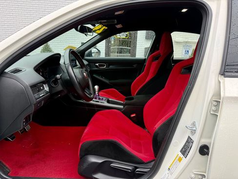 Used 2024 Honda Civic Type R image 10