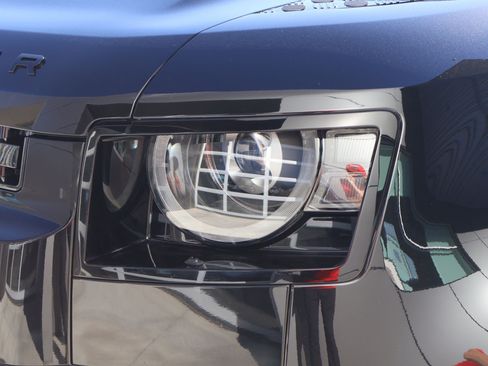 Used 2025 Land Rover Defender 110 S AWD/4WD image 12