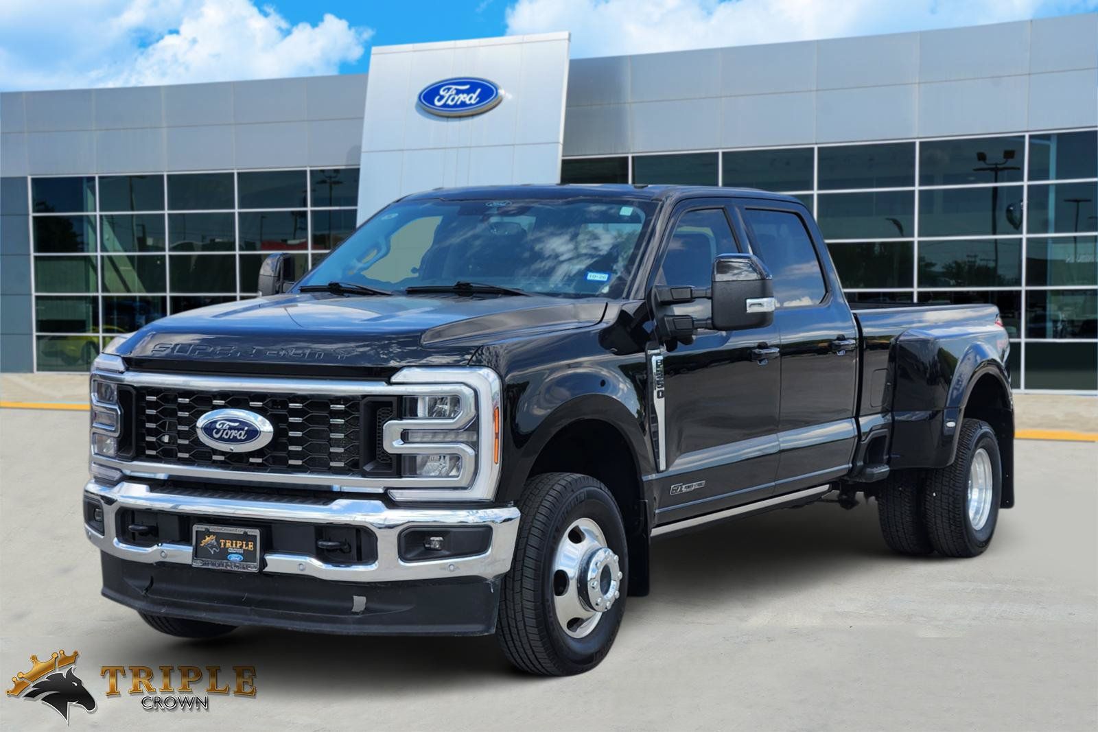 Certified 2024 Ford F350 Lariat w/ Lariat Ultimate Package AWD/4WD image 2