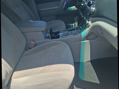Used 2012 Toyota Highlander FWD w/ Tech Pkg image 10