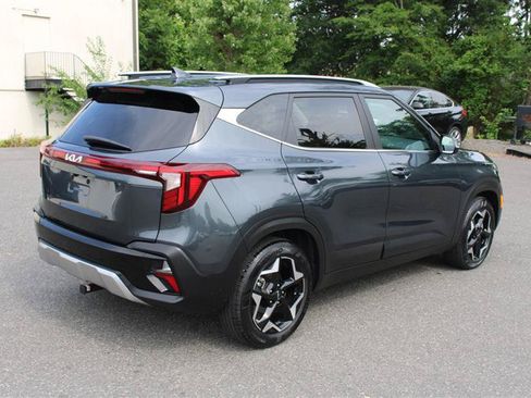 Used 2024 Kia Seltos EX FWD image 8