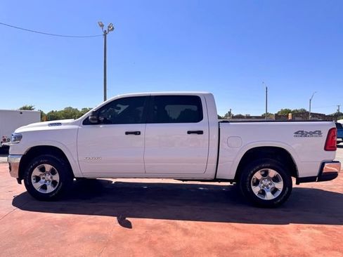 Used 2025 RAM 1500 Big Horn AWD/4WD image 9