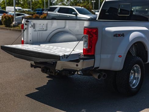 Used 2017 Ford F350 Lariat w/ Camper Package AWD/4WD image 9