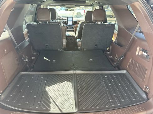 Used 2022 Ford Explorer King Ranch w/ Premium Technology Package image 38