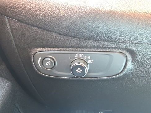 Used 2020 Chevrolet Equinox LS FWD image 23