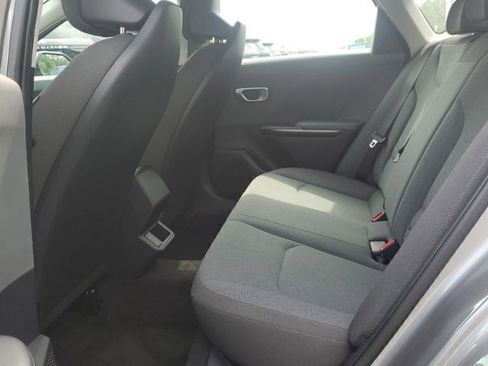 Used 2025 Kia K4 FWD image 8