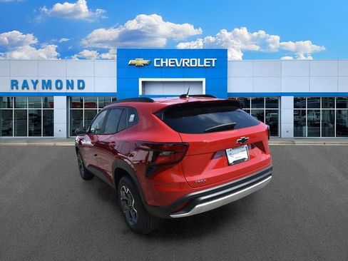 New 2026 Chevrolet Trax LT w/ LT Convenience Package FWD image 6