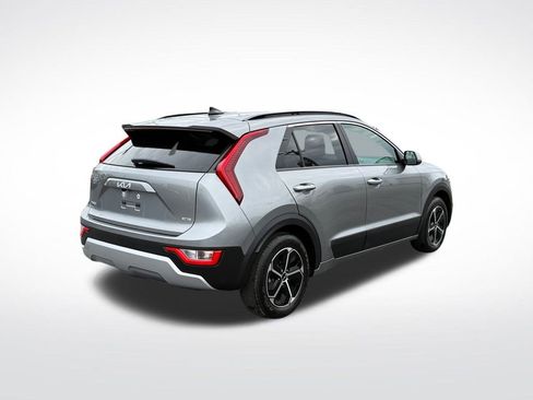 Used 2024 Kia Niro LX image 5