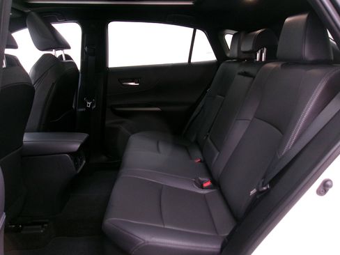 Used 2024 Toyota Venza Limited AWD/4WD image 9